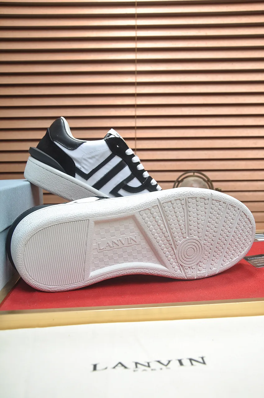 Men's men's shoes💰540💶[LANVIN] The latest lace-up fashionable casual couple sneakers, high-quality CLAY couple series‼ ️ The latest trendy products of the season 🌈Many bloggers have planted grass and purchased the original open-mold customization. The upper and outsole are sewn with mark threads without edge sealing. A variety of material splicing combination design. Very versatile for fashionable and casual wear. Comfortable on the feet. Self-recommended. Upper cowhide + cow suede + breathable mesh lining. Foot-padding cowhide. Exclusive original open-mold clear logo rubber outsole ⚠️Couple standard size 36-40 for women and 38-44 for men.